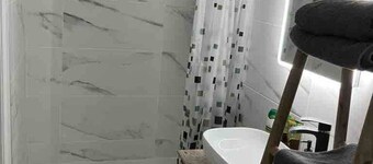 Studio Apartment Sleeps up to 4 Guests in Kinvara