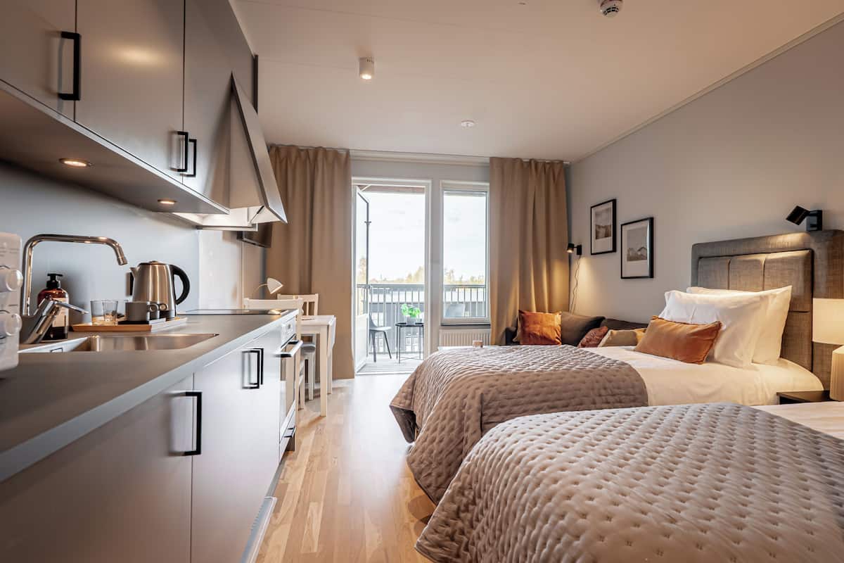 Premium Twin Room | Living area