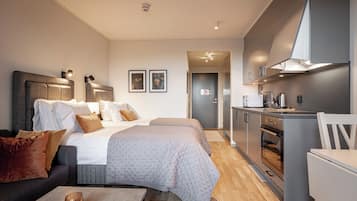 Premium Twin Room | Living area