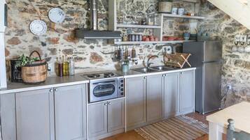 Family House, Mountain View | 1 bedroom, iron/ironing board, free WiFi