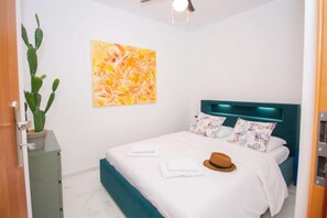 2 bedrooms, WiFi, bed sheets