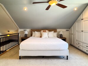 2 dormitorios, tabla de planchar con plancha, cuna de viaje