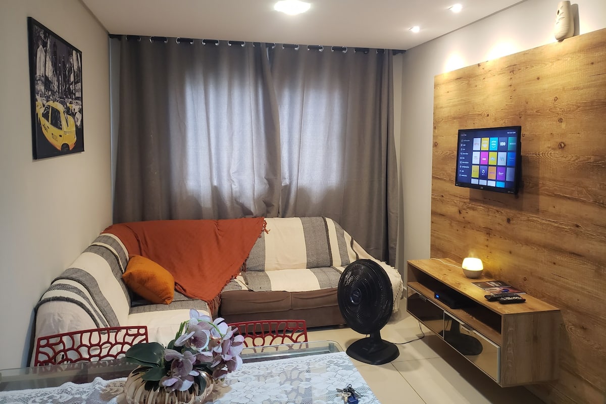 TV de tela plana 32 polegadas com canais a cabo, Netflix