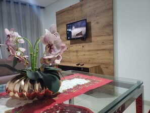 Exclusief appartement, 2 slaapkamers, keuken, uitzicht op de binnenplaats | Dineerruimte