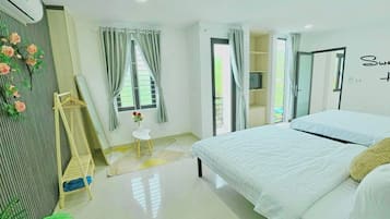 Superior Quadruple Room, Patio, City View | Soundproofing, iron/ironing board, free WiFi, bed sheets