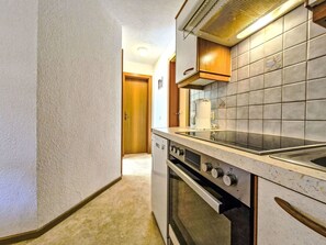 Oven, dishwasher