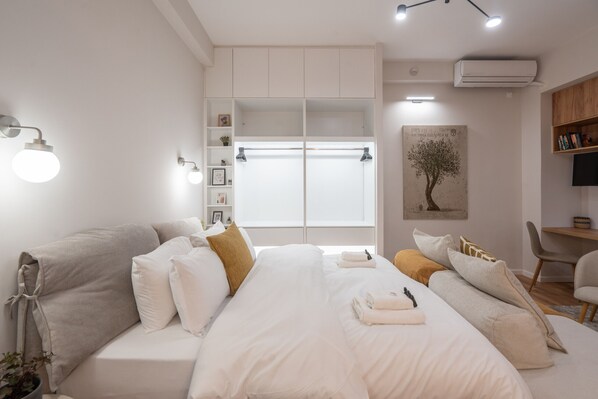 Iron/ironing board, free WiFi