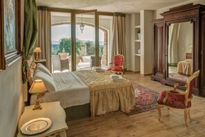 6 slaapkamers, een strijkplank/strijkijzer, reisbedje, gratis wifi