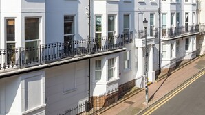 Exterior - Beautiful 2 Bed property with parking by the sea (Brighton)