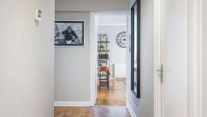 Interior - Beautiful 2 Bed property with parking by the sea (Brighton)