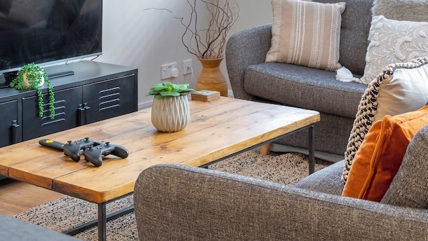 Smart TV, video games, stereo - Beautiful 2 Bed property with parking by the sea (Brighton)