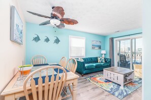 Smart TV - Midtown condo, steps from beach and convention center! (Ocean City)