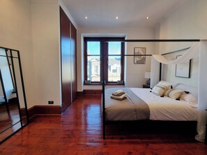 2 habitaciones, tabla de planchar con plancha, wifi y ropa de cama 