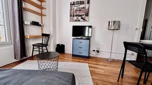1 chambre, fer et planche à repasser, Wi-Fi, draps fournis