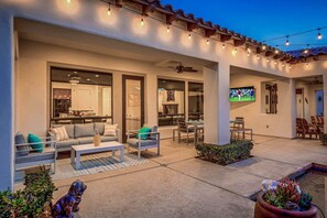 House | 6 bedrooms, Internet - Elegant Desert Oasis Near Coachella Palm Springs (Indio)