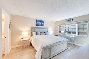 2 bedrooms, Internet, bed sheets - FUN IN THE SUN! FAMILY ISLAND BEACHFRONT VACATION CONDO! SANDCAPER 207! (Fort Myers Beach)