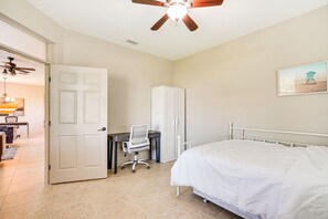 4 habitaciones, escritorio, wifi gratis y ropa de cama
