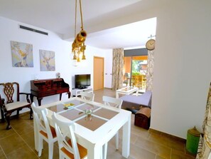 House, 3 Bedrooms | Interior - Global Rabassades - By Global Rental Holidays 29285 (Mont-roig del Camp)