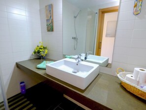 Bathroom - Global Rabassades - By Global Rental Holidays 29285 (Mont-roig del Camp)
