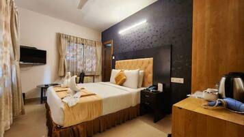Quarto casal luxo, 1 cama de casal | Wi-Fi de cortesia