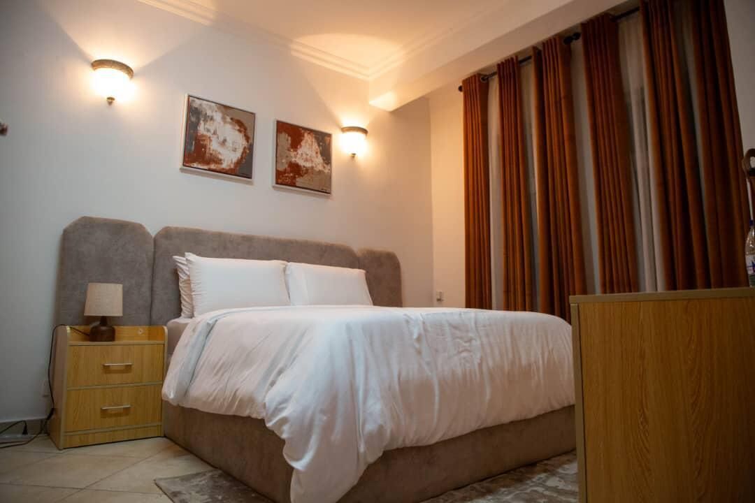 4 Schlafzimmer, Schreibtisch, Bügeleisen/Bügelbrett, Reisekinderbett