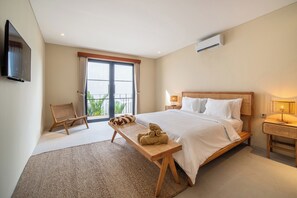 6 bedrooms, iron/ironing board, WiFi, bed sheets