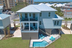 4 bedrooms, Internet - Azure Horizon Beachfront Charm in Gulf Shores (Gulf Shores)