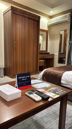Room | Iron/ironing board, free WiFi