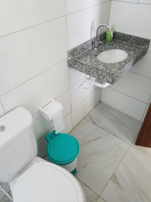 Shower, towels, soap, toilet paper - Pousada Areal Barra Grande Maragogi AL (Maragogi)