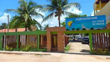 Fachada da propriedade