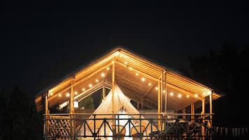 Tienda de lujo, vistas al jardín | Ropa de cama