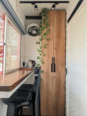 Luxury Studio Suite, Garden View | Bed sheets - Tuk Tuk Gilhari Noida (Noida)