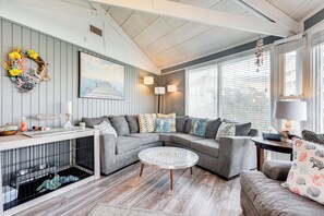 House (2 Bedrooms) | Front of property