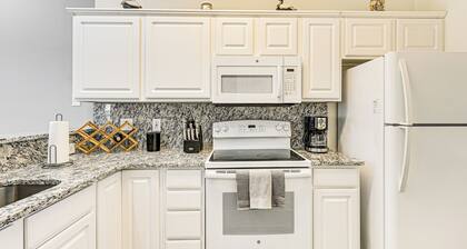 5 Mi to Myrtle Beach Hot Spots: Condo w/ Perks!