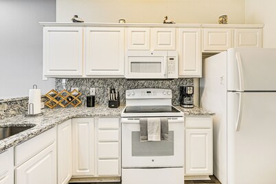 5 Mi to Myrtle Beach Hot Spots: Condo w/ Perks!