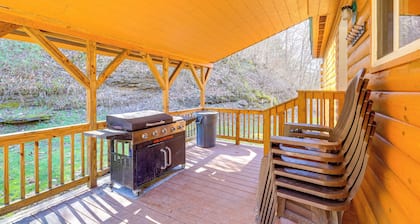 Cabin Close to ATV & Hiking Trails in Delbarton