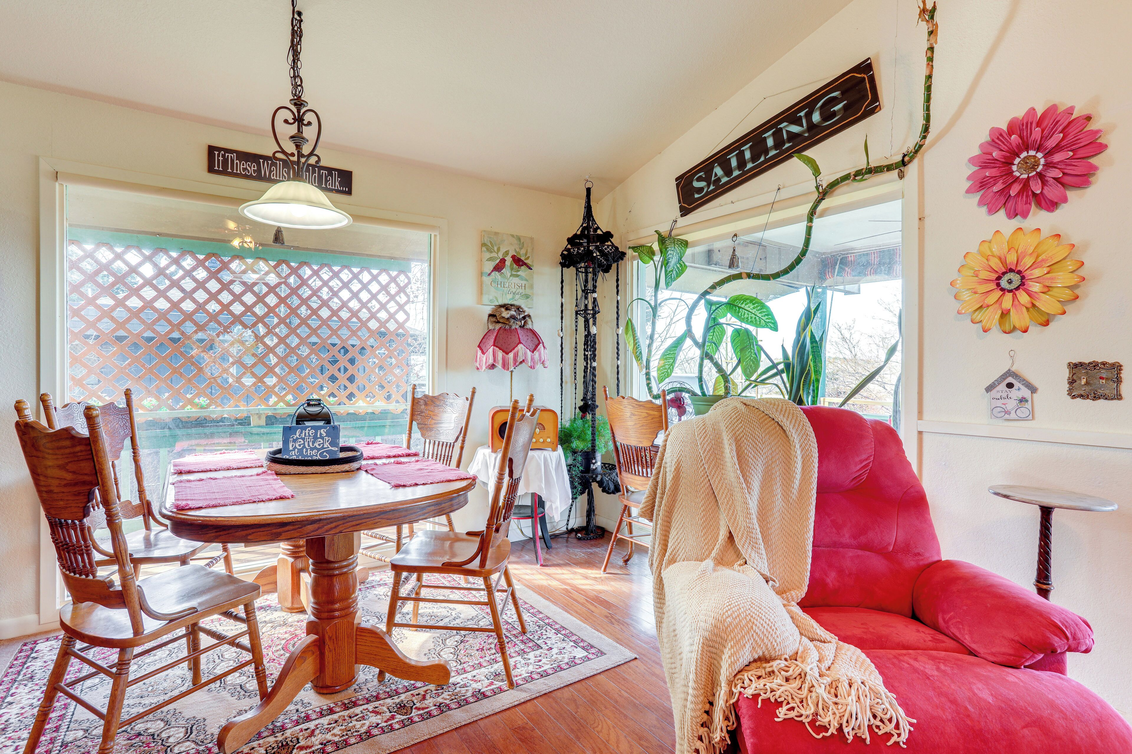 House (2 Bedrooms) | Interior