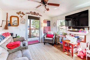 House (1 Bedroom) | Interior