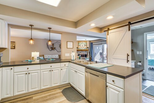 Osage Beach Condo Pools, Boatslip and Pickleball