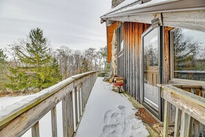 Interior - Near Canandaigua Lake: Retro Cabin w/ Deck & Views (Naples)