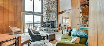 Near Canandaigua Lake: Retro Cabin w/ Deck & Views