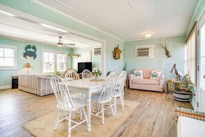 Cottage (2 Bedrooms) | Interior - 1 Mi to Cypremort Point: Waterfront Gem w/ Dock! (Franklin)