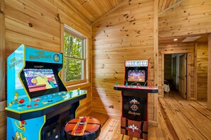 5 bedrooms, Internet - Eagle Nest Lodge Hot Tubs Mountain Views (Banner Elk)
