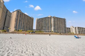 Beach nearby - Oceanfront - End Unit - Pools - Hot tubs - Kitchen (North Myrtle Beach)