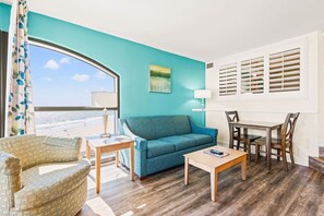 Smart TV, books - Oceanfront - End Unit - Pools - Hot tubs - Kitchen (North Myrtle Beach)