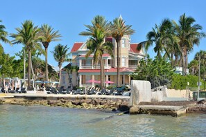 Exterior - Twice as Nice on Duval Street - Key West Cottages w Private Pool (Key West)