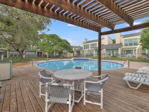 Pool - Blue Wave Landing RRYC59! 720 ft lighted fishing pier, pool and boat launch (Rockport)