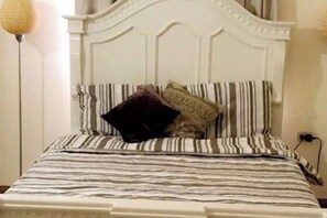 House | 2 bedrooms, iron/ironing board, free WiFi, bed sheets