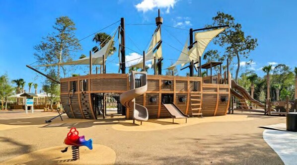 Children's area - 25 Springwood: First Floor, 1 Level, Walk to Beach (Hilton Head Island)