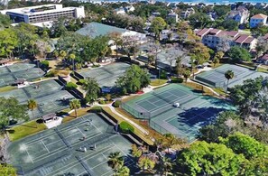 Sport court - 25 Springwood: First Floor, 1 Level, Walk to Beach (Hilton Head Island)